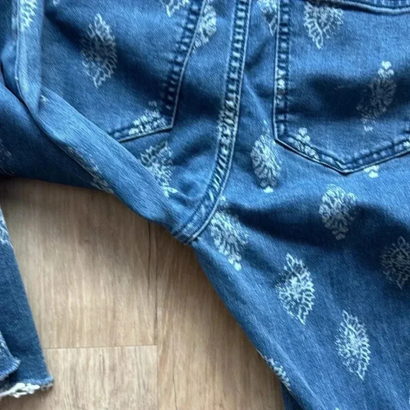 We the Free Bohemian Just Float On Flare Jeans Free People Sz 26 - Picture 10 of 11